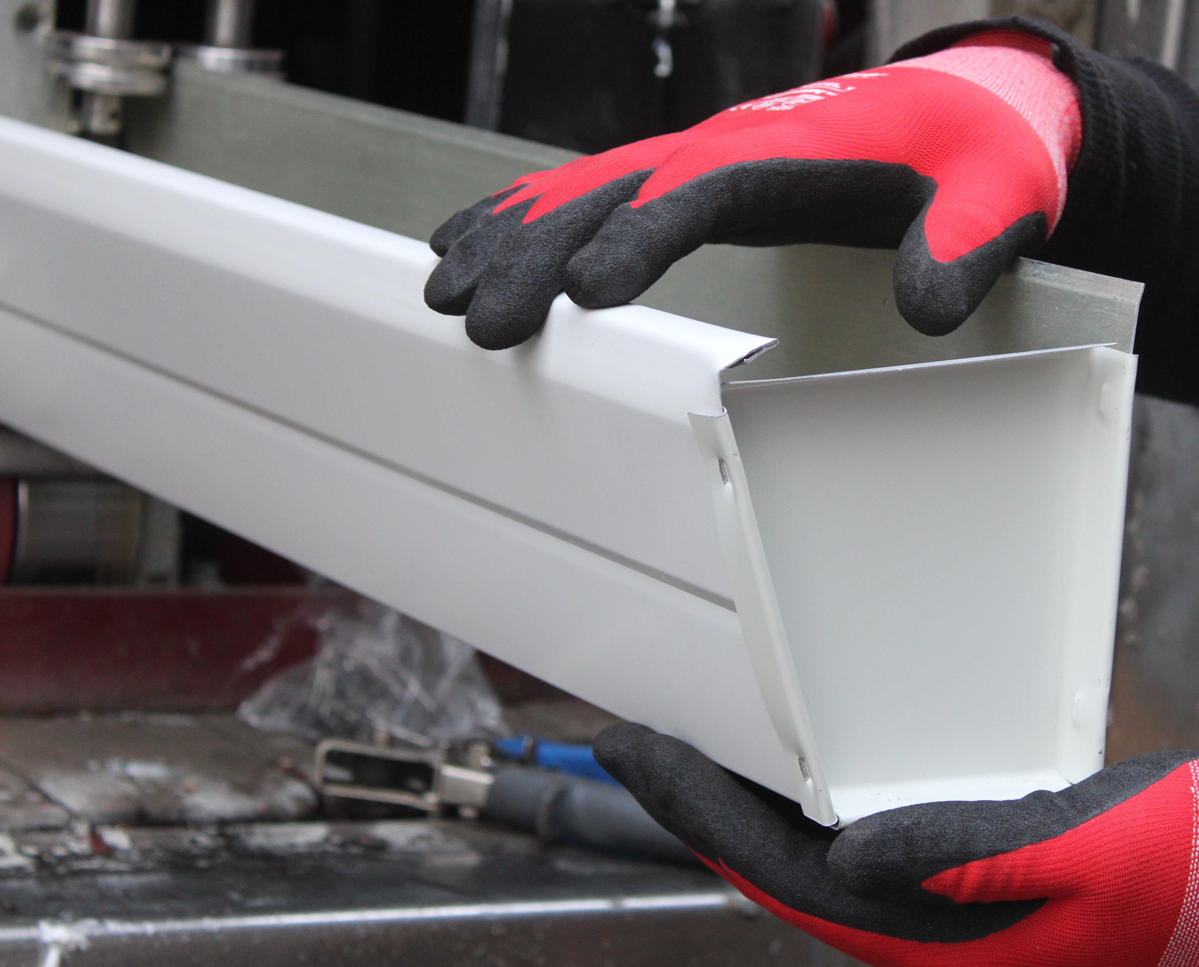 Gutter color and profile options